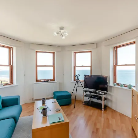 Seaview Heights Уитби